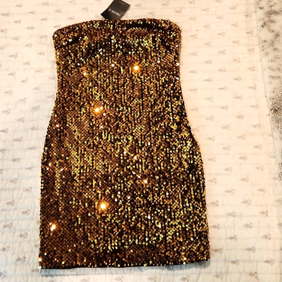 NEW, beautiful gold sequined mini dress by Forever 21. Perfect condition! - Picture 1 of 8